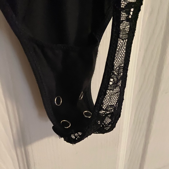 Dynamite Bodysuit - Picture 4 of 5